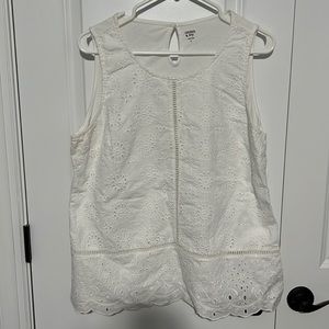 Crown & Ivy sleeveless top